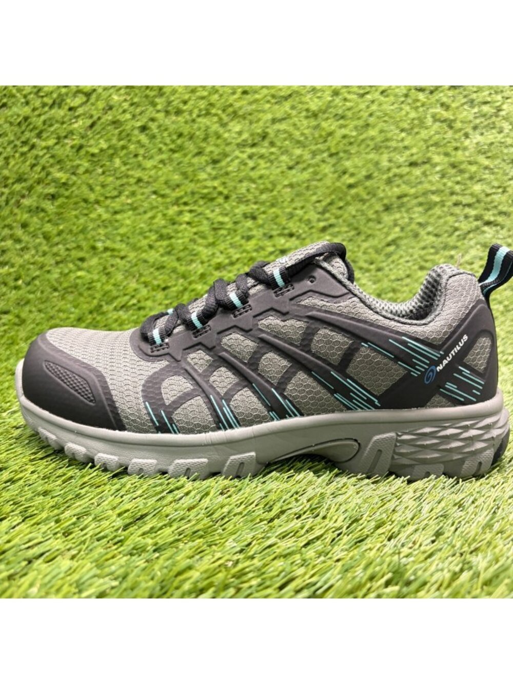 Nautilus Stratus Series Womens Size 8 Gray Black Composite Toe Safety Work Shoes - Picture 3 of 10